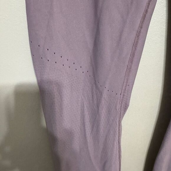 Lululemon Zoned In Tight *27" Frosted Mulberry size 12 - Picture 6 of 9